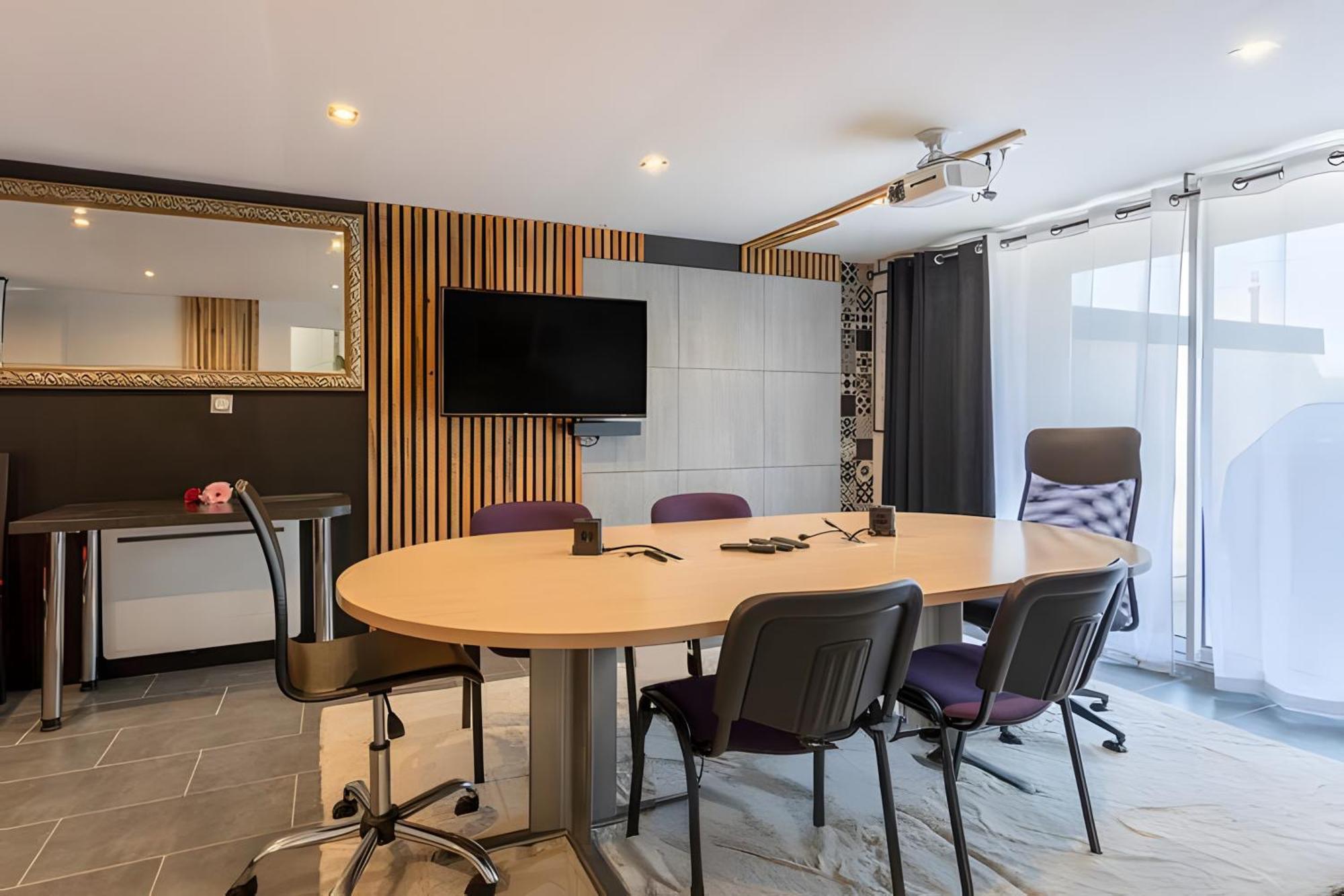 Rez De Jardin & Salle De Reunion La Ferriere  Ngoại thất bức ảnh